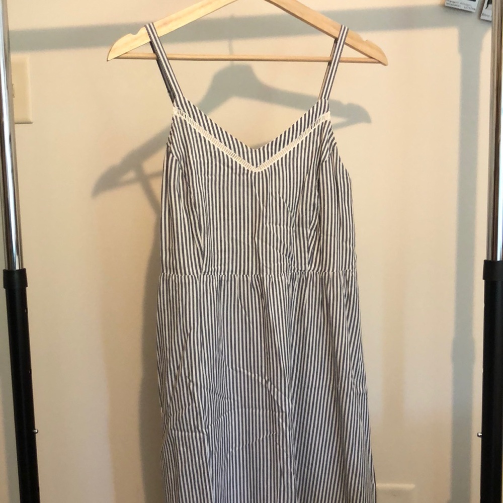 Old Navy White/Gray Striped Tiered Maxi Dress, size S